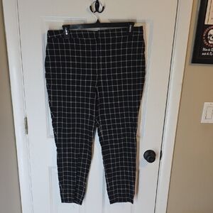 Forever 21 Women's Checkered Black and White Pants